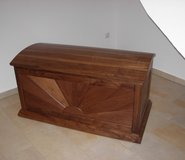 Garderobe Nussbaum