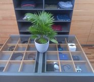 Ankleidezimmer Eurokirsche Dunkelgrau